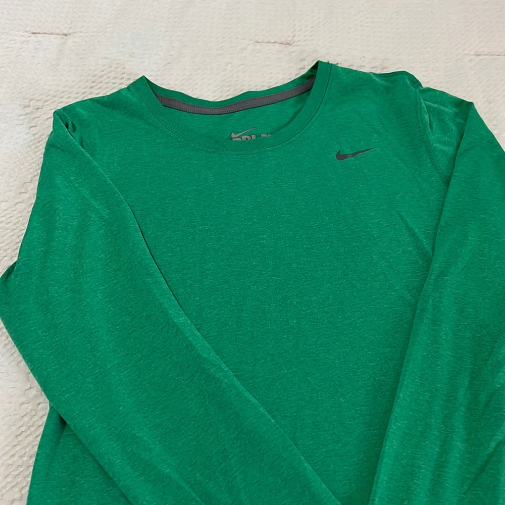 Nike Dri-fit Women’s Long Sleeve T-shirt - Medium